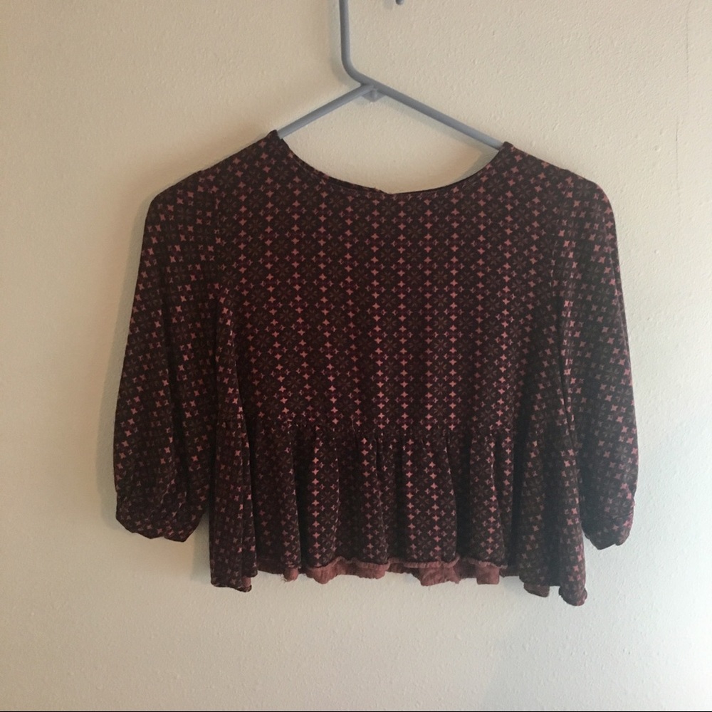 Cropped Urban Outfitters Top